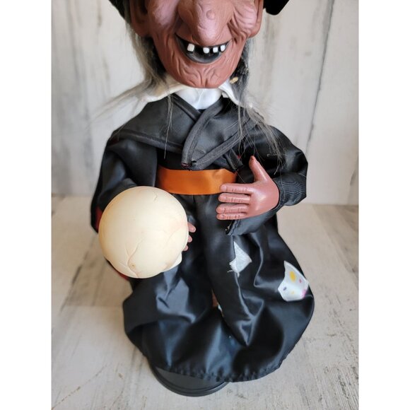 Rennoc vintage witch animated scary skull Halloween prop decor - Picture 4 of 9